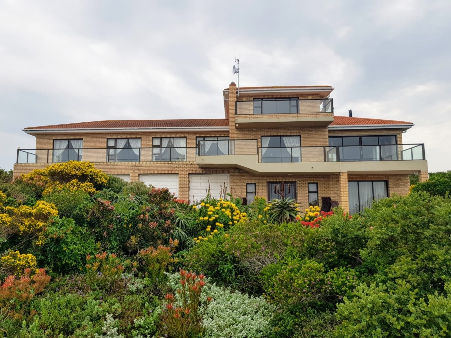 5 Bedroom Property for Sale in Village On Sea Western Cape